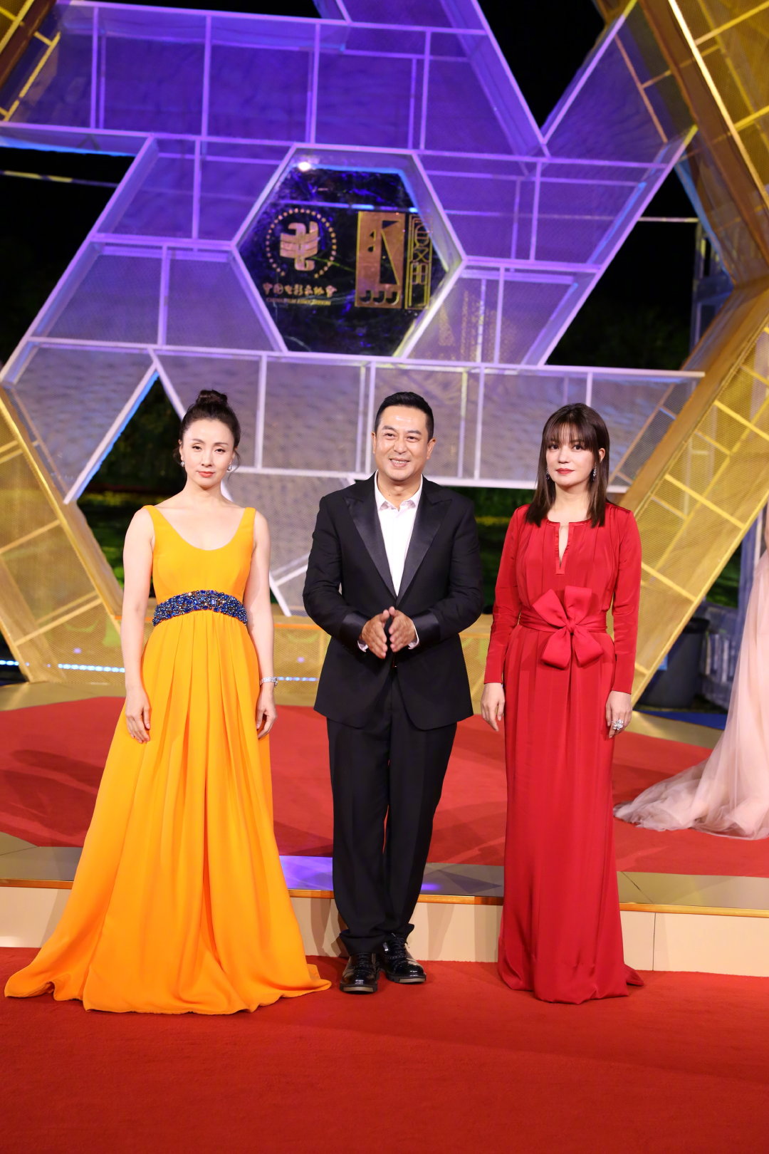 金鸡闭幕红毯生图：刘诗诗艳压，杨幂秀出曼妙