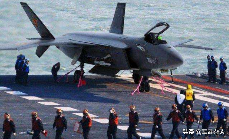 中国的“隐身飞鲨”，第5代隐身舰载机，中国海军必须跨过的门槛