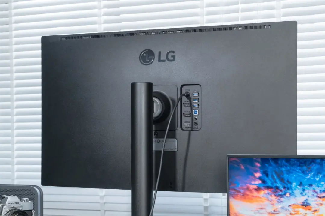 专业显示器的画质天花板!LG 32EP950 OLED显示器评测