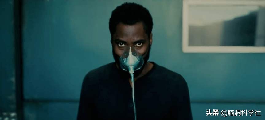 人類經曆混亂後的“逆熵”之旅，有《信條》的世界正在“重啟”