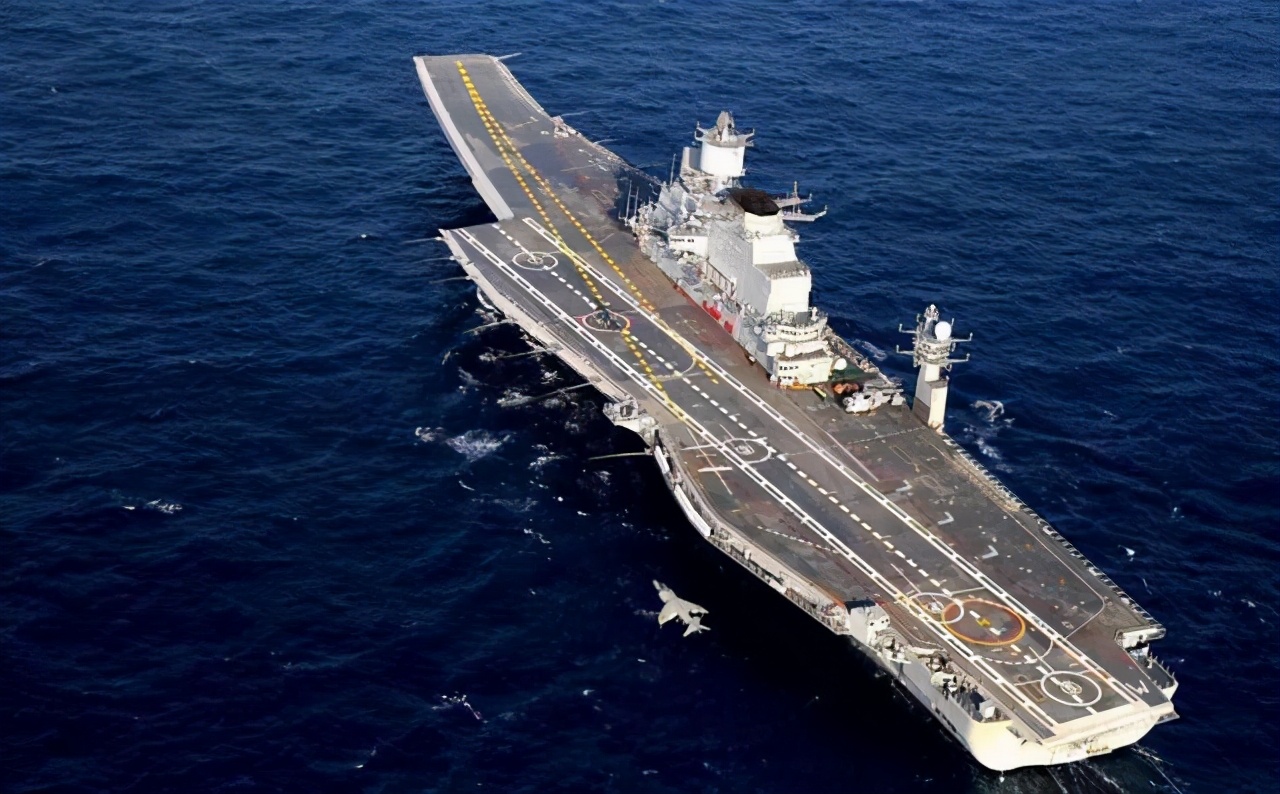 架空：悲痛欲绝的俄罗斯，独一无二的海上军校，成功号航母训练舰