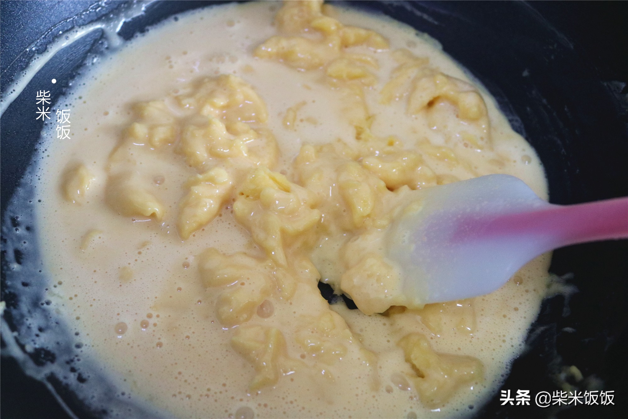 中秋节月饼，不用烤箱也能做，蒸一蒸，细腻滋润更好吃