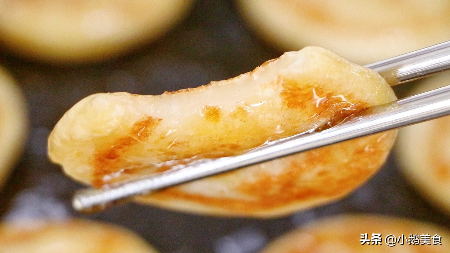 糯米粉這做法實在太好吃了，難怪小吃街那麼火，吃一次就念念不忘