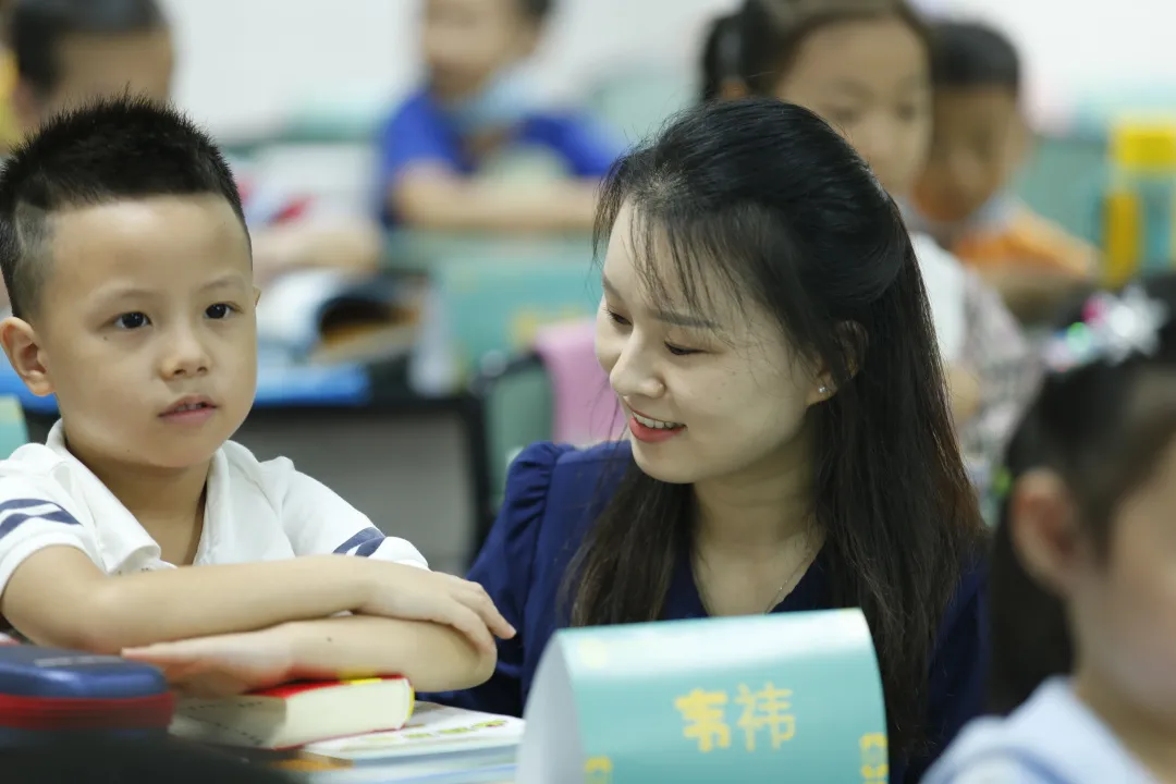 关于四叶娃在天府新区南湖小学一场爱的旅程