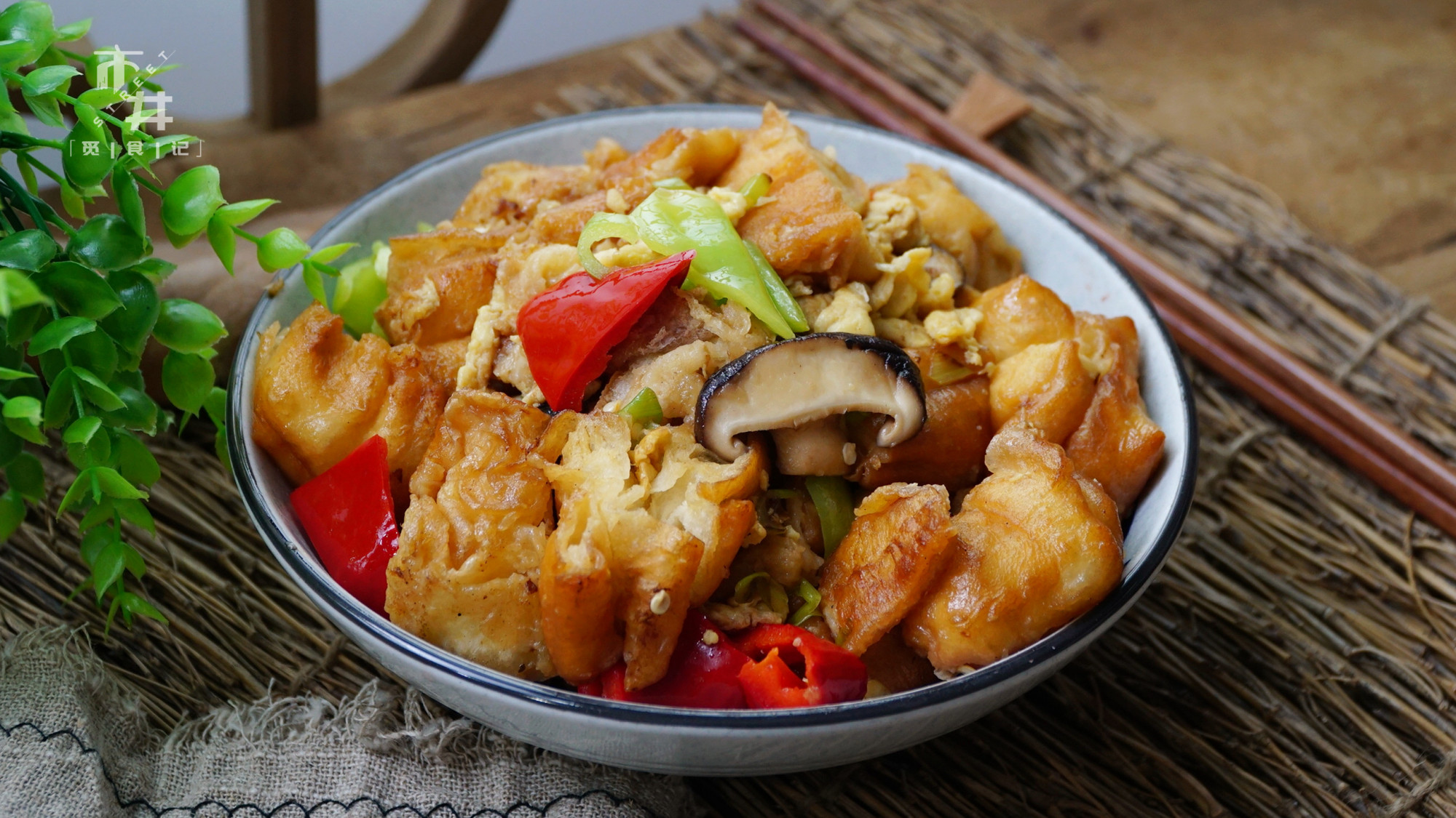 不管剩馒头剩油条，我家从不蒸着吃，学会一招