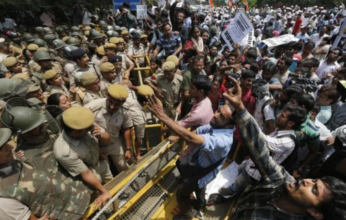 克什米尔警报拉响，印度击毙反对派最高指挥官