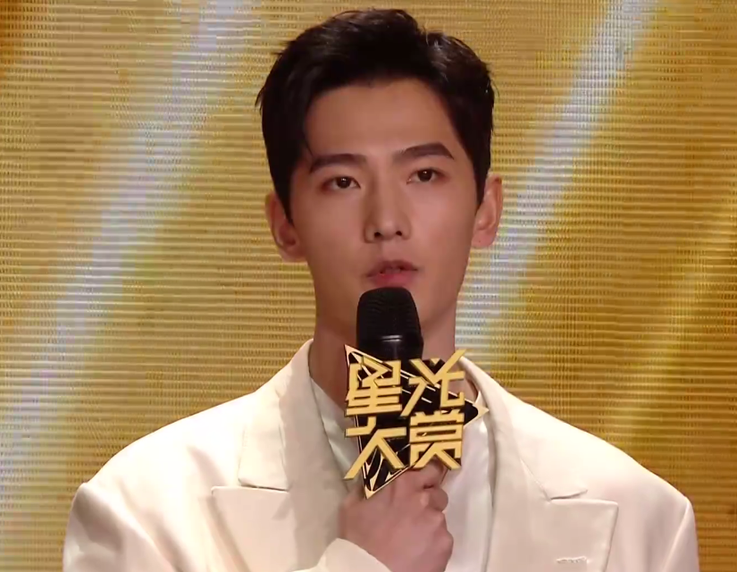 有人暗暗发糖，有人尴尬互动，星光大赏内场真