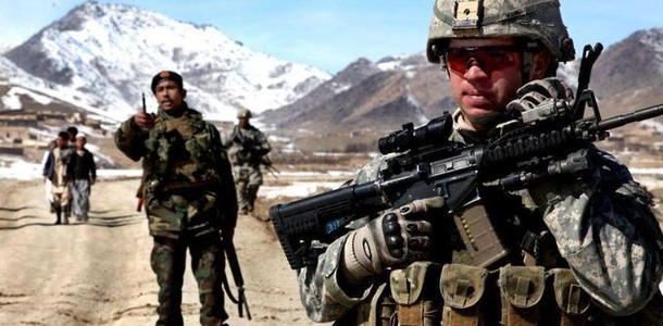 美军惹了不该惹的人！武装分子发动密集式袭击