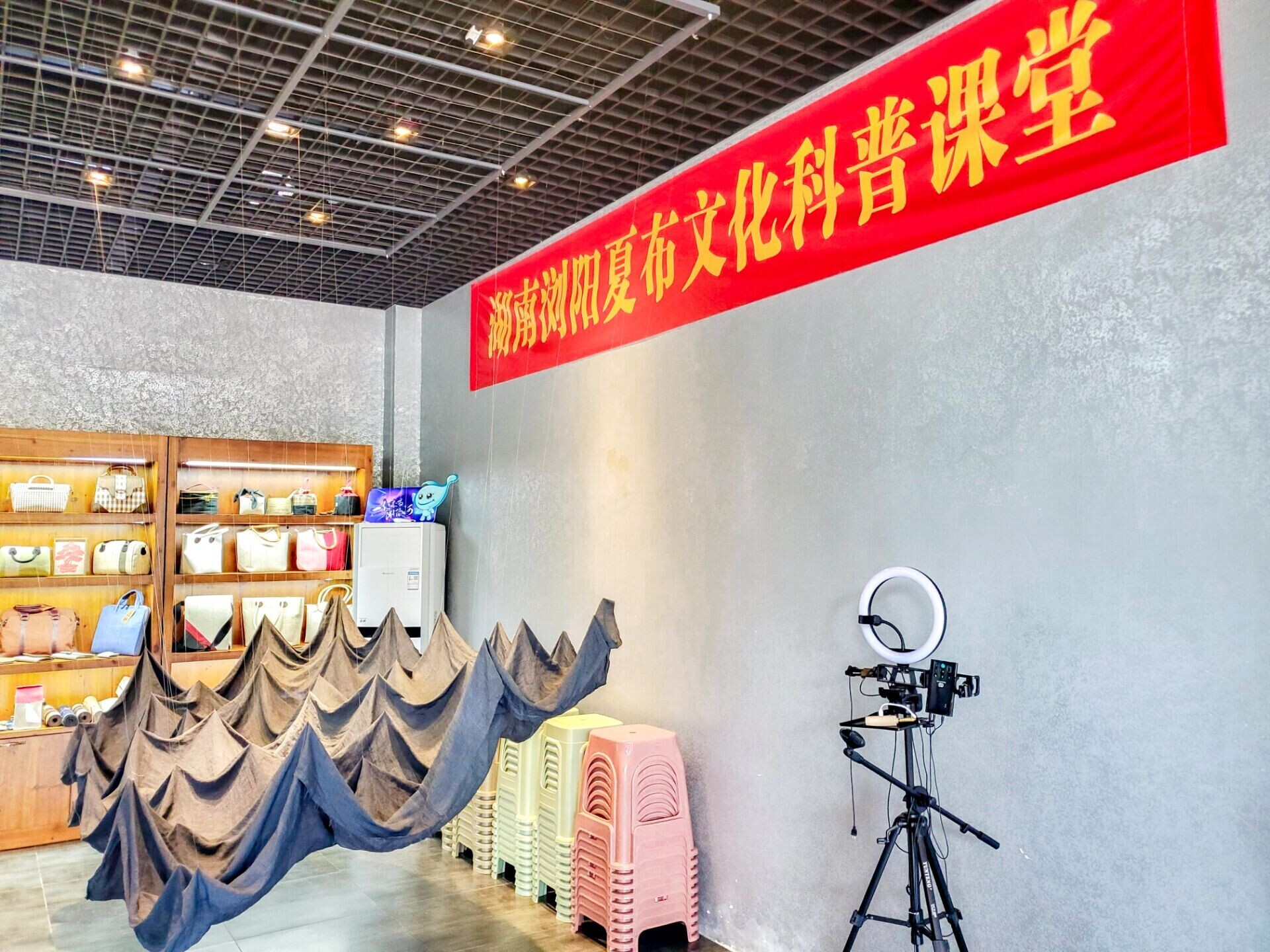 ʯ��ѧ�ӶԻ�³��Ԫ�������Է�ƶ��˼·