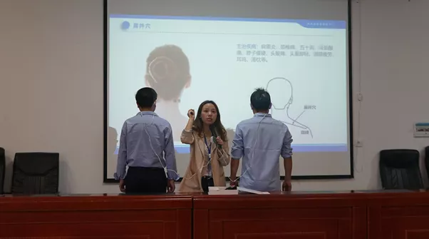 “三讲三爱”之爱学习——学校顺利开展教师集中培训活动