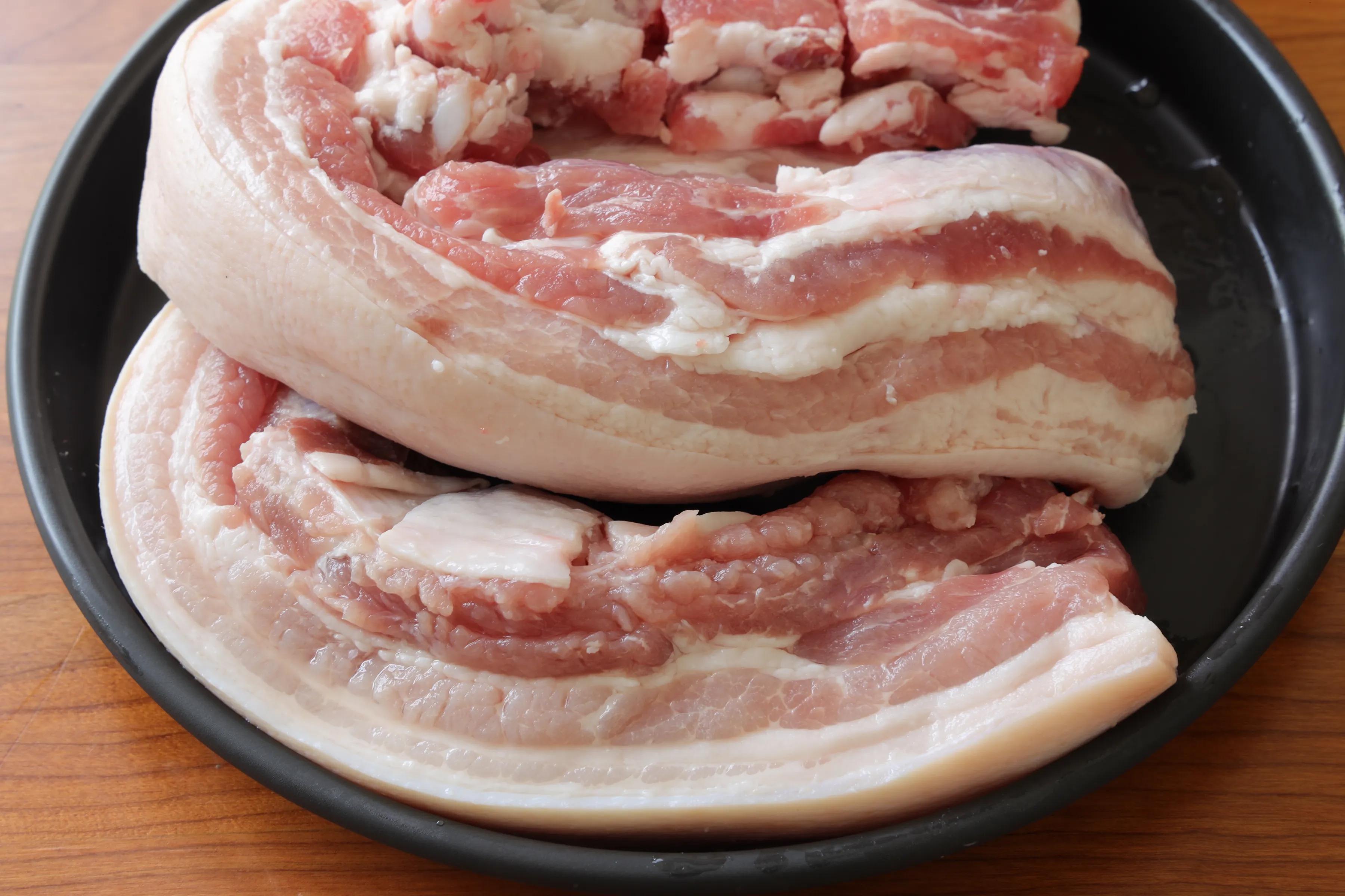 五花肉別紅燒了，教你懶人吃法，一碗醬汁就搞定，鮮香入味