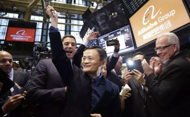 阿里三面“临敌”？正从优秀变得“平庸”