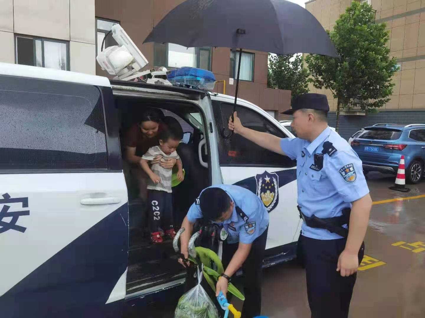 ���ݹ���ӭ��ս�꣬��·���˰���