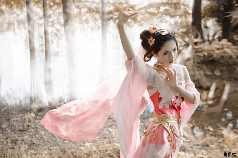 【cosplay】嗷呜嗷呜狼阿柒丨剑网三破虏秀姐