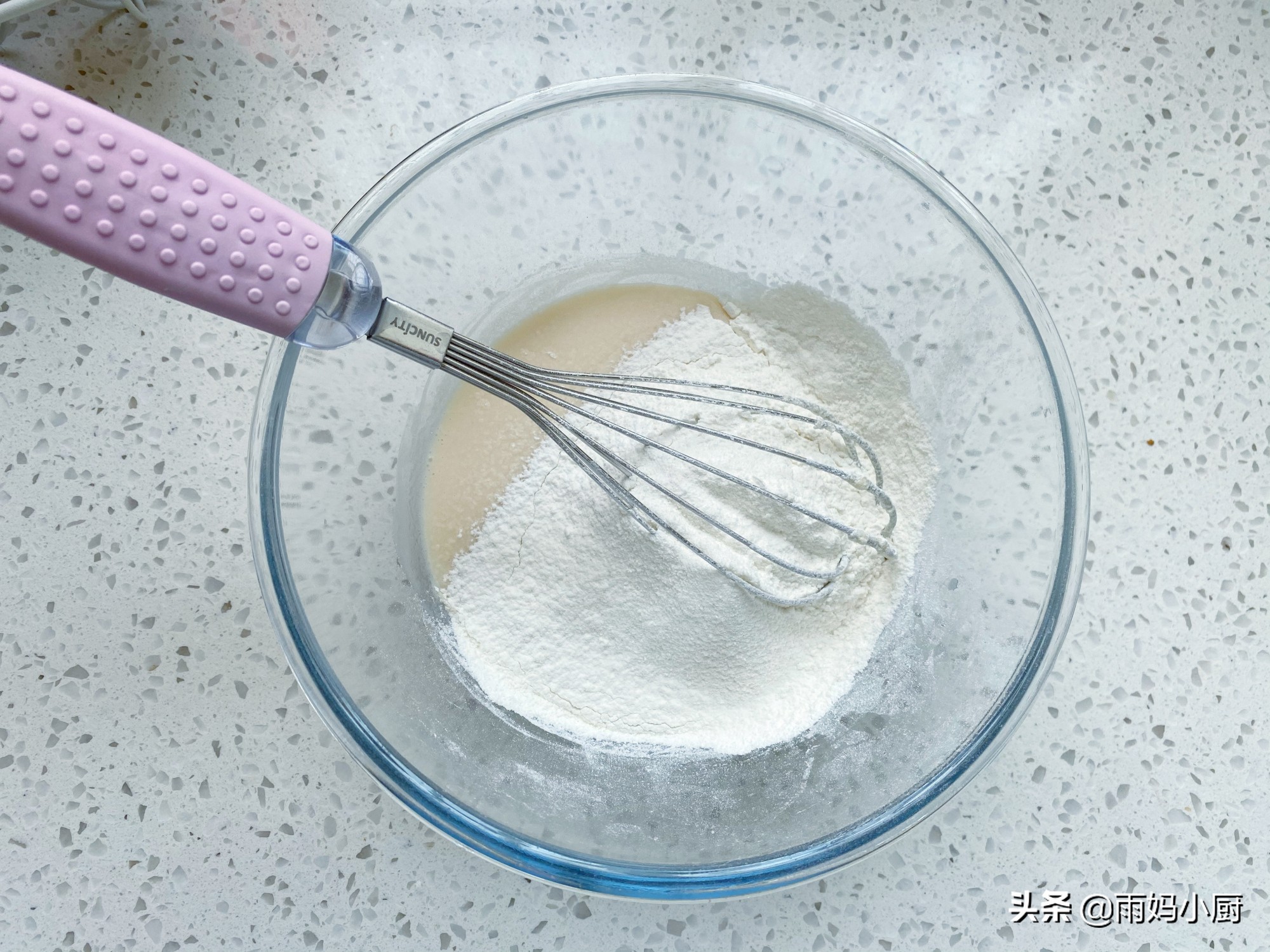 清明踏青時節，分享一款方便攜帶的鹹奶油蛋糕，清爽美味好吃不膩