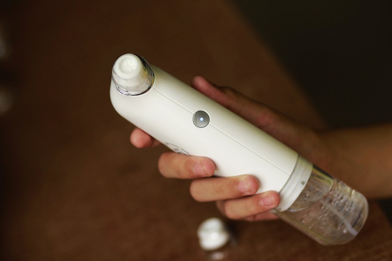 去黑头清洁护理 DOCO超微小气泡毛孔吸尘器