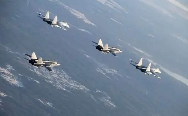 以军突然开火，土军猛烈炮击，俄叙两面受敌，