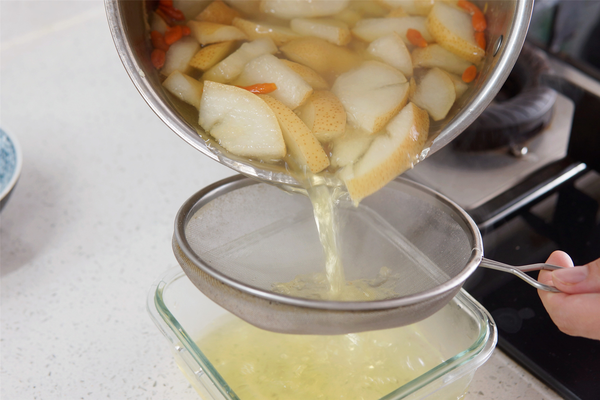 1个鸭梨1包奶，教你做“梨撞奶”，冻一冻，解暑冰爽好喝到飞起