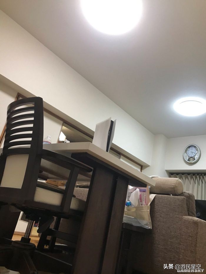 人类早期“购买”PS5的珍贵画面