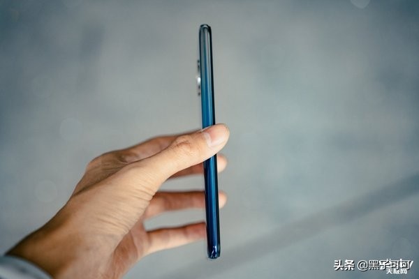 旗舰级暗光自拍实力 5G手机vivo S6评测