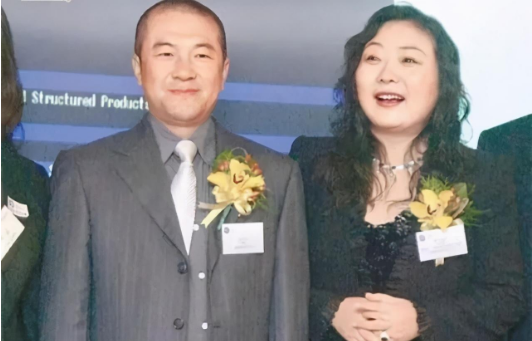 “地产一姐”龙湖吴亚军，白手起家，离婚分前夫200亿