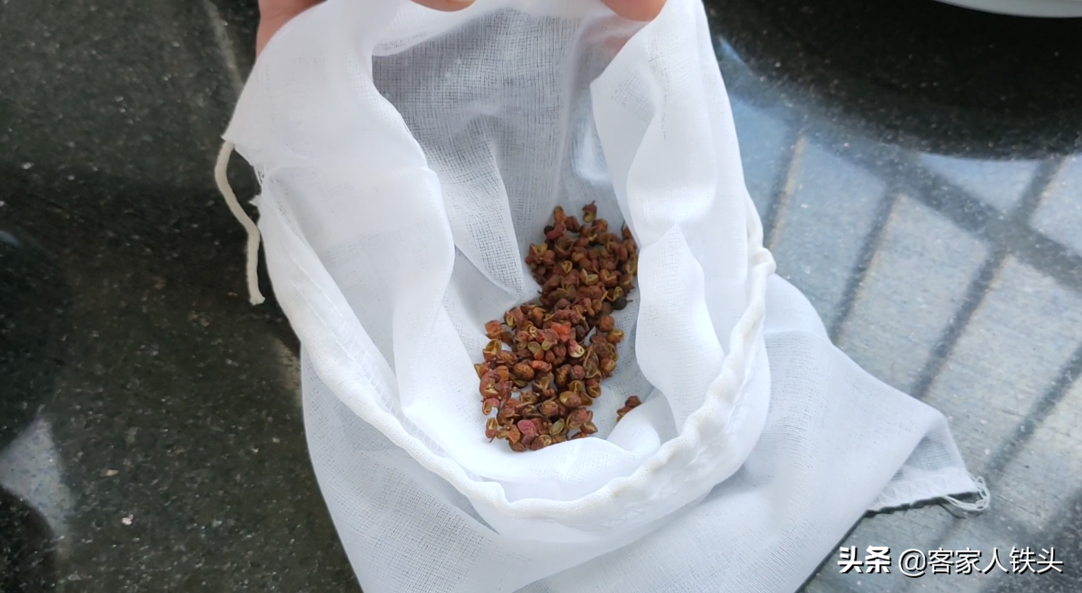 冬季別總喝雞湯，試試這樣煲一鍋，營養高鈣好喝，食材簡單又便宜