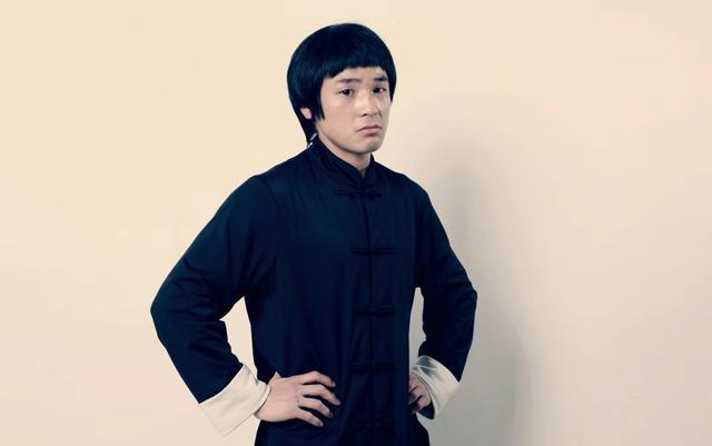 现代李小龙喊话范冰冰：李晨就是个窝囊废，他