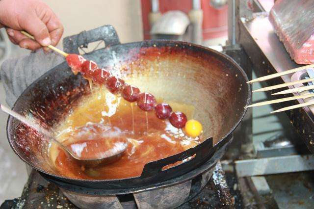 从被拐卖幼童到蜚声天下的名人，新凤霞为啥能扼住命运的咽喉？