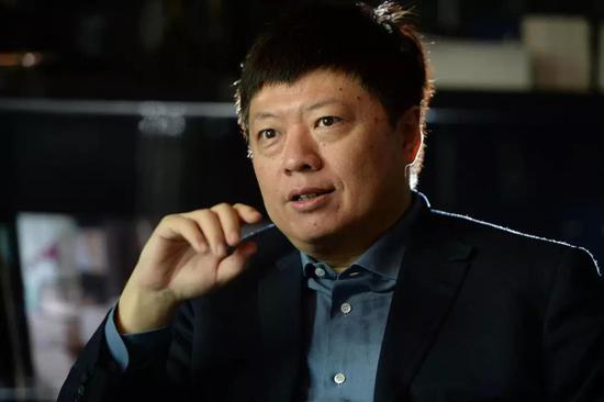 “白玉兰视后”童瑶的复杂情史，和她身后的两个男人