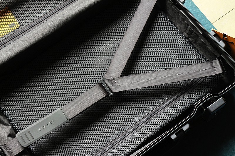 有你相伴 真好 地平线8号POWER系列行李箱