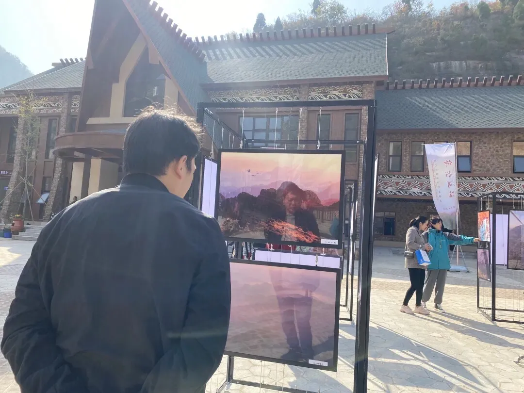 重陽秋色濃！仙門山攝影文化展開幕獲游客稱贊！