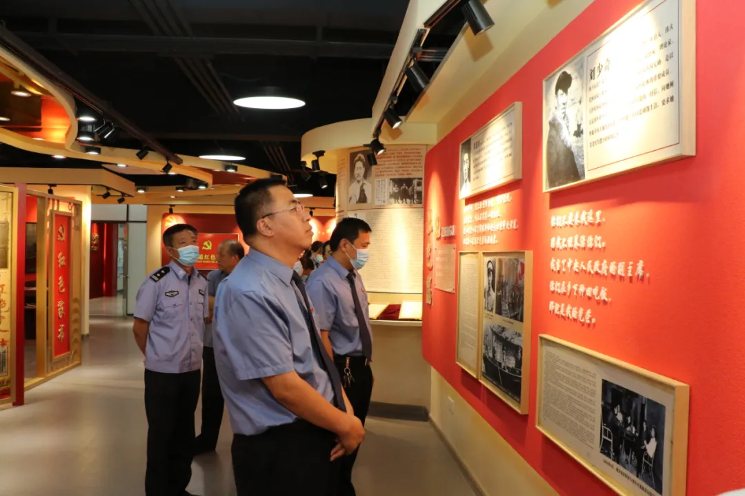 【党史学习教育】缅怀革命先烈,传承红色基因——张店区检察院参观科苑街道红色家书馆