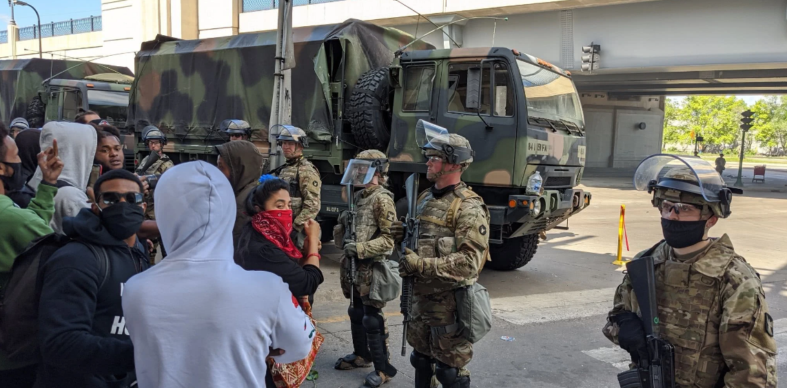 美国民警卫队开始清场 揭秘这支比海陆空规模都