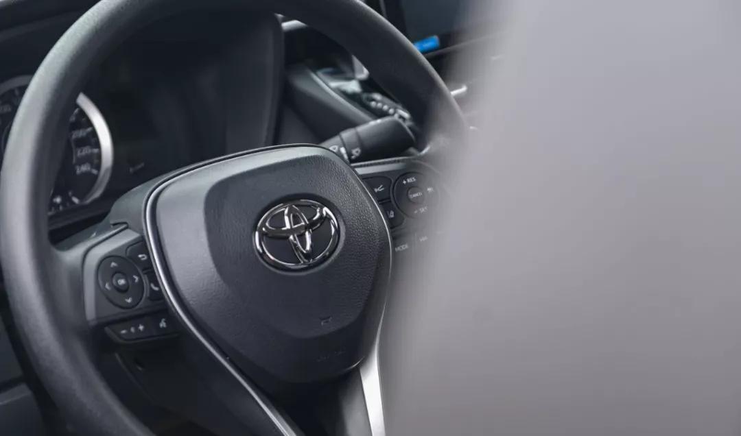 把三缸机摆在台面上说，2021款卡罗拉能扭转大家的刻板印象吗