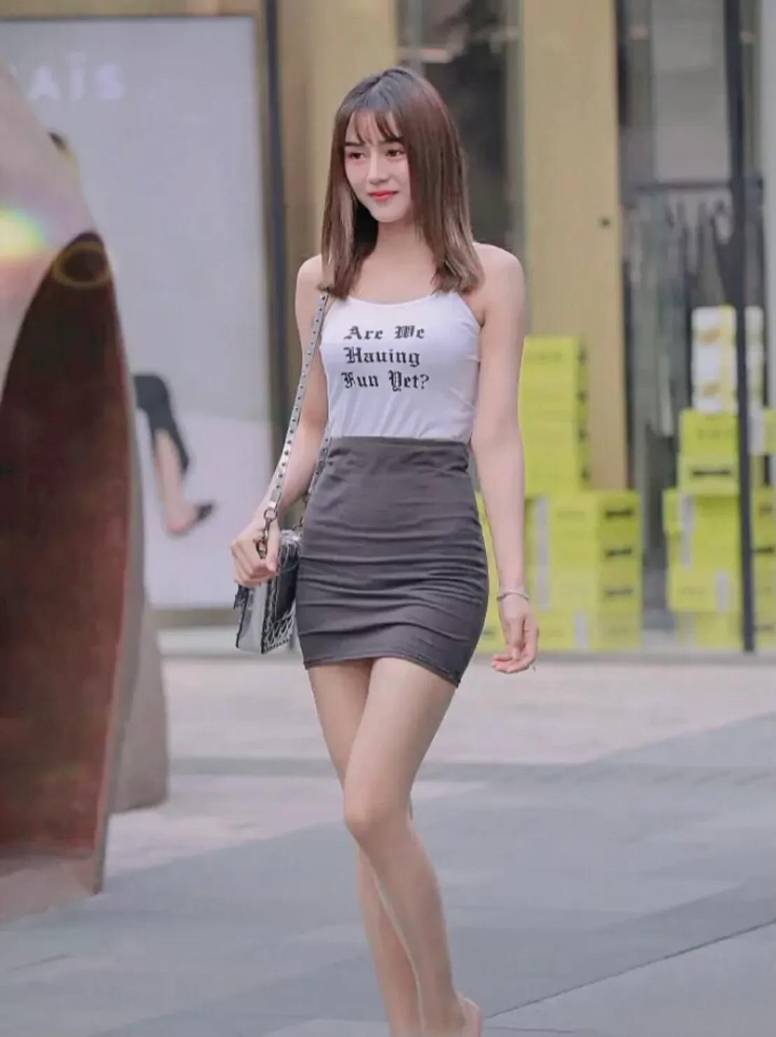 美女模特性感身材图片