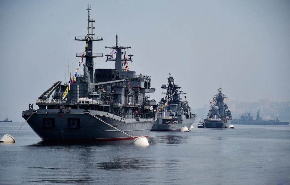 普京大帝从不低头，俄罗斯太平洋舰队对美国动手，两方实力谁更强