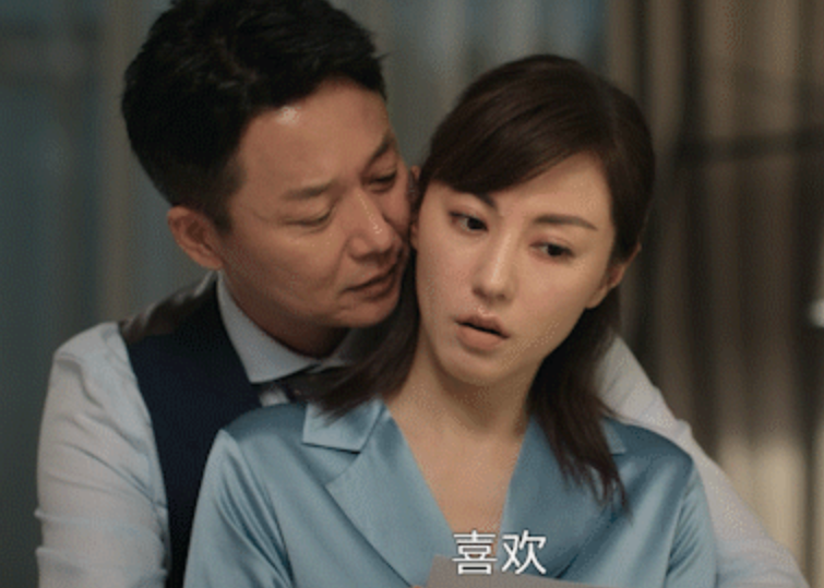 《生活家》这部剧中,刘心悠和刘奕君两个人的中年夫妇组合让人十分