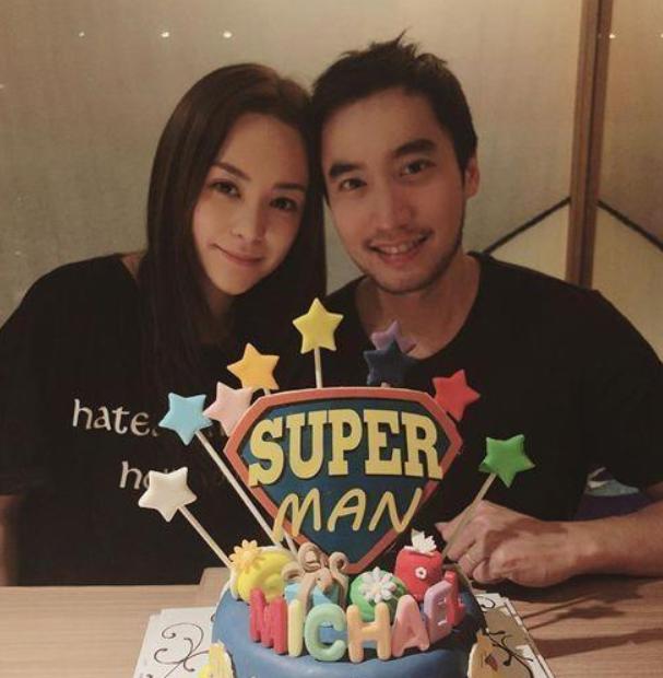 赖弘国刚宣布和阿娇离婚，下一秒就跑去度假，