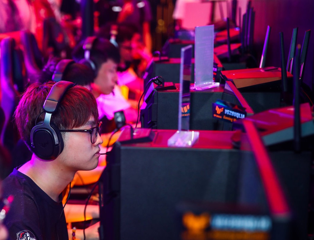 华硕主板燃爆BW2021 ROG信仰星球全程高能