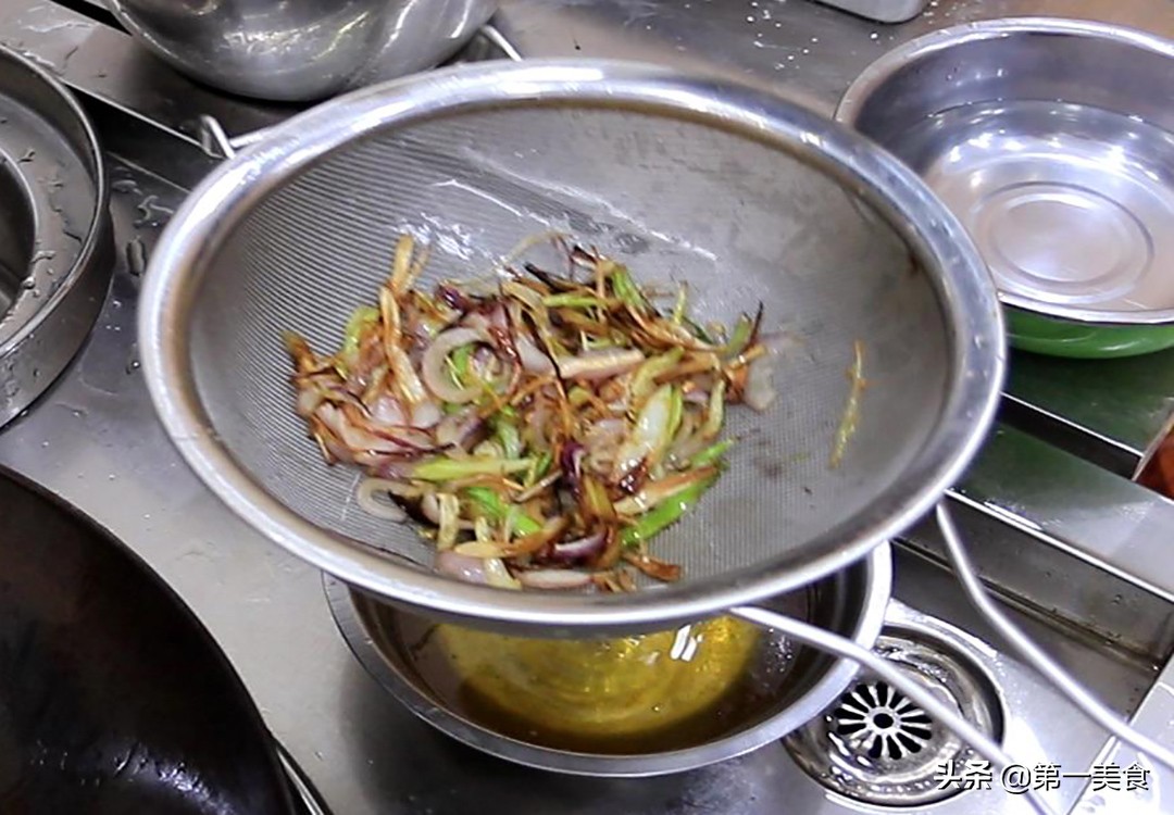图片[6]-【红烧鲈鱼】做法步骤图 厨师长分享详细做法-起舞食谱网