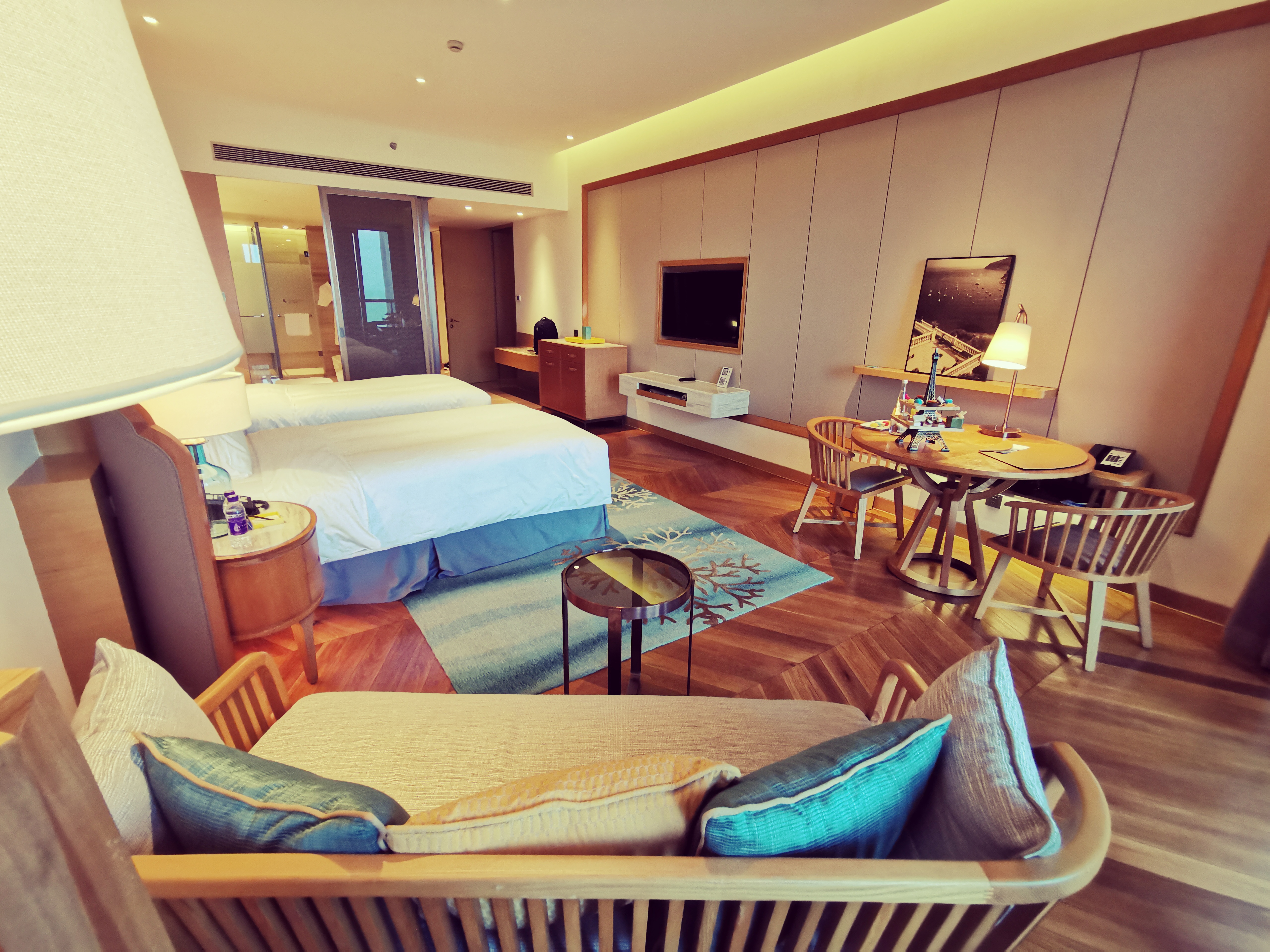 三亚旅行，海棠湾藏着的法兰西秘境，享受悠闲慢生活