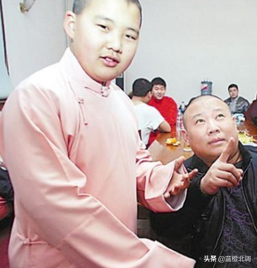 富二代郭麒麟的悲惨成名史：留守辍学，工资五千，为成名减80斤