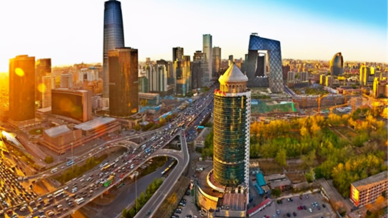 美國明明各方面佔據優勢，為什麼還對中國如此歇斯底里？