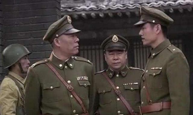 副司令准备向解放军起义，两师长犹豫不决，司