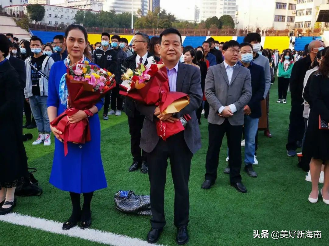 海南口腔医院董事长车道闯返校为湖北医药学院校友作励志成才报告