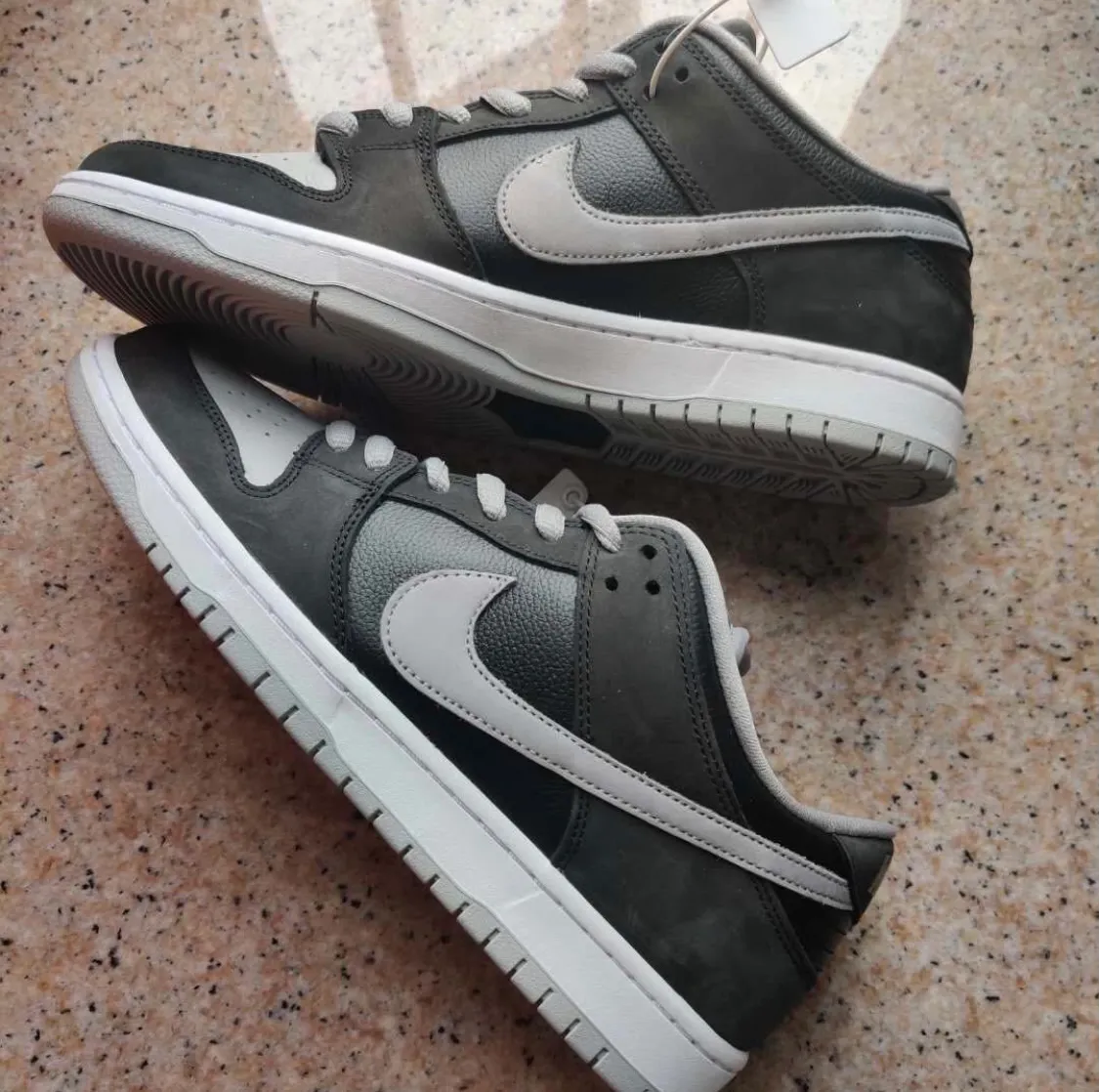 Nike Dunk SB Low影子灰 究竟有什么魅力?