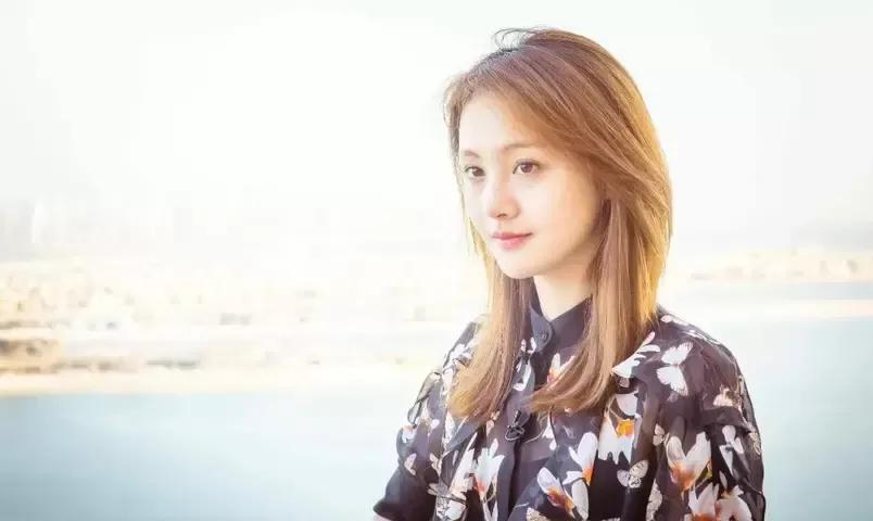 先有郑爽、吴亦凡，后有张哲瀚，赵薇。今年的娱乐圈到底怎么了？