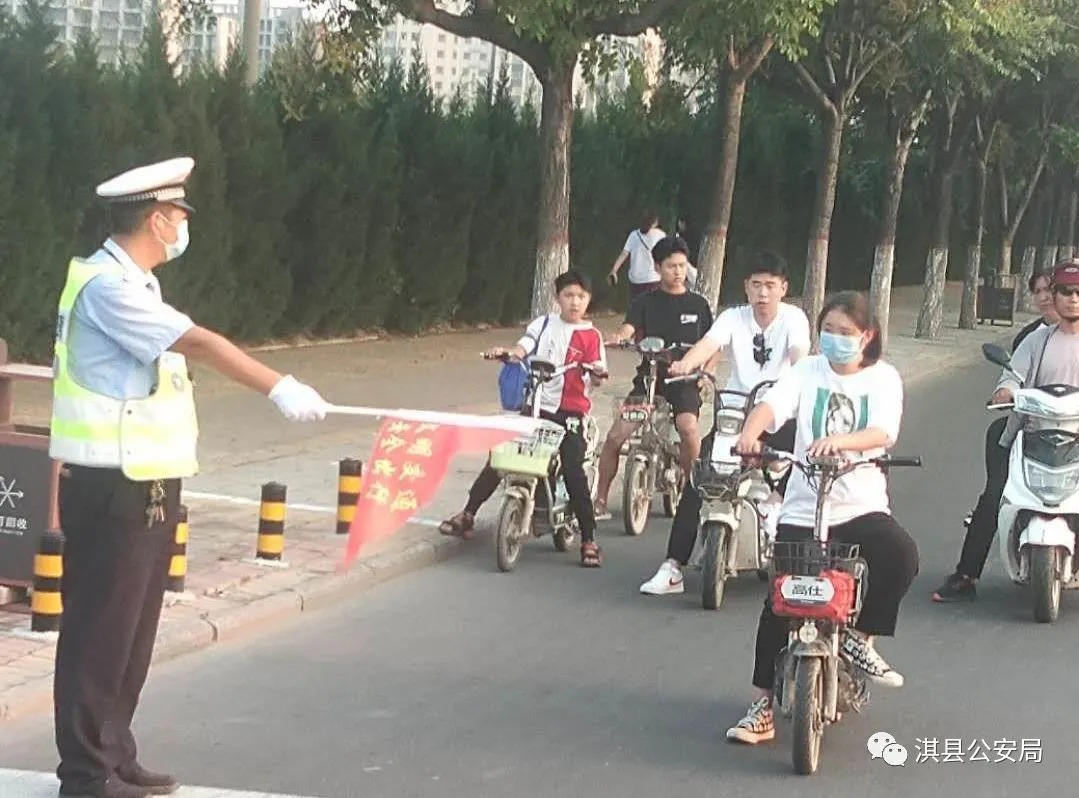 重庆|开学第一课 | 重启“护学岗”，我们同步“开学”啦！