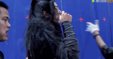 Old affection male group exceeds respect property! The face that resemble battle buries sewage, yu Bin pours condole encephalemia, zhu Zanjin rolls stair