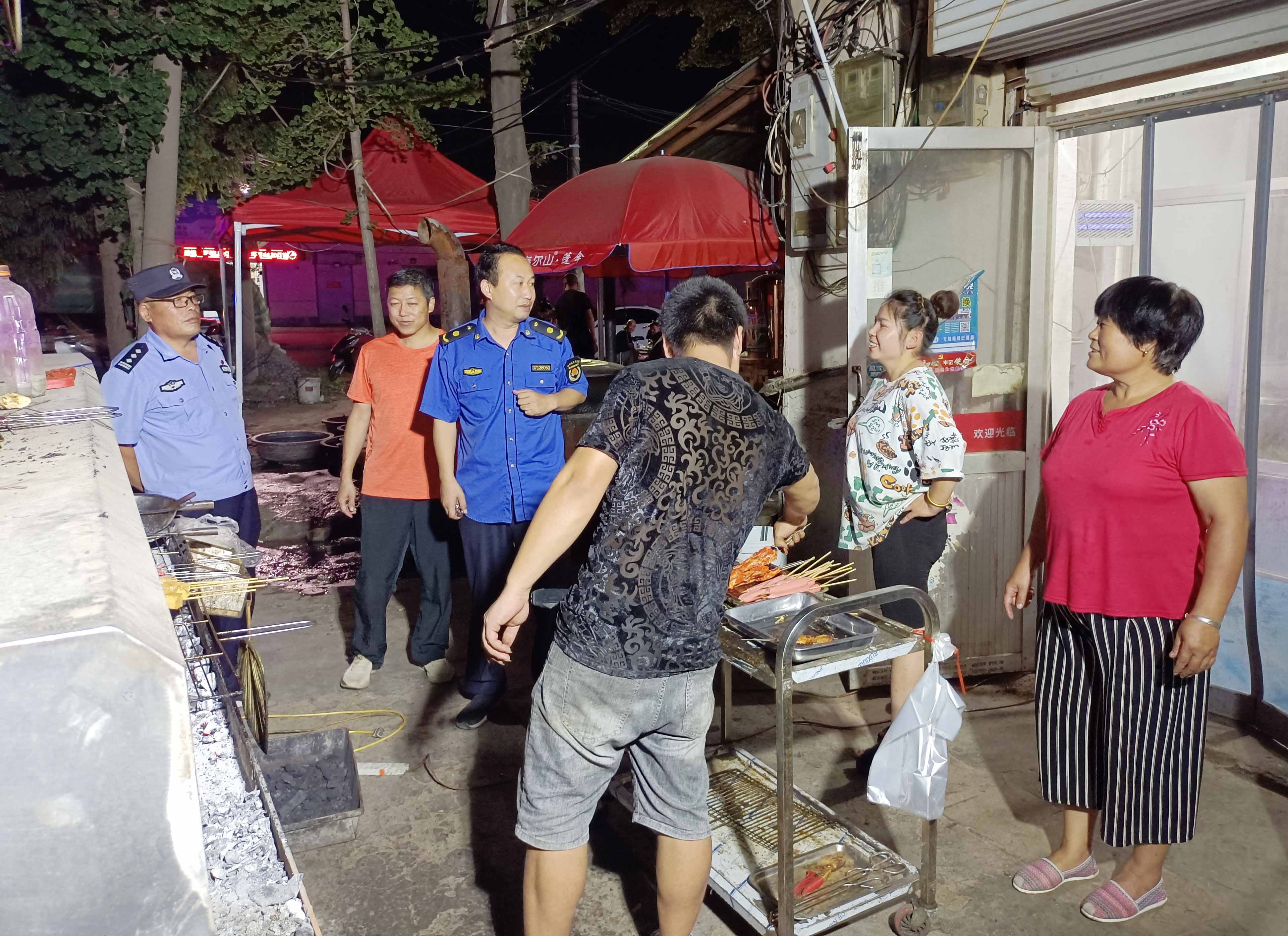临沭县综合行政执法局开展联合执法行动专项整治城区餐饮油烟污染
